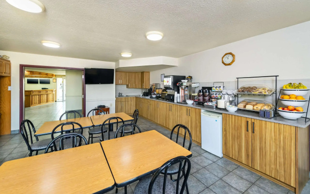 Lakeview Inns & Suites - Edson East