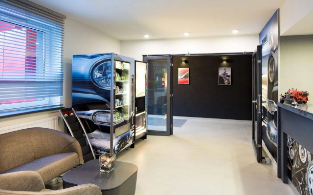 Automobil Hotel