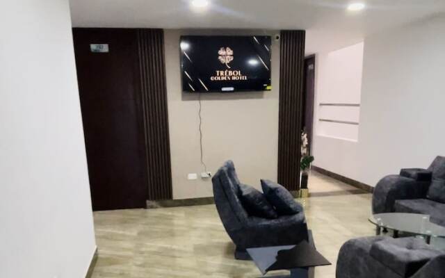 Trèbol Golden Hotel