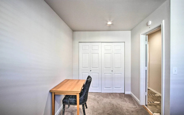 Convenient Burien Getaway: 12 Mi to Dtwn Sea!