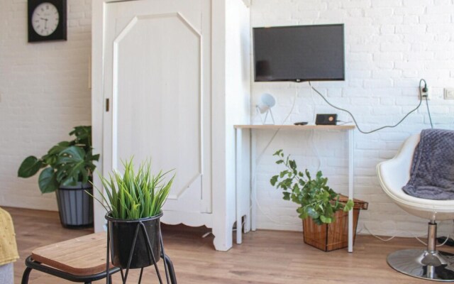Stunning Home in Bruinisse With 2 Bedrooms and Wifi