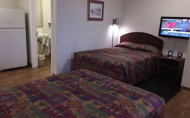InTown Suites Extended Stay Austin TX - North Lamar Blvd