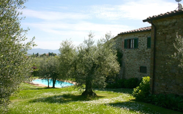 Wonderful private villa with WIFI, private pool, TV, pets allowed and parking, close to Arezzo
