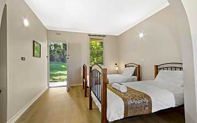 Nowa Nowa Hotel Motel