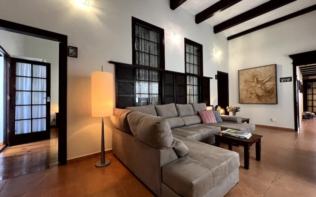 Santa Ana Suite & Rooms