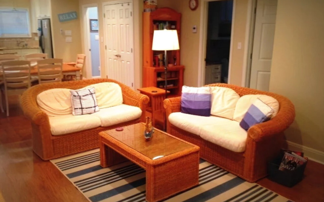 Sea Song 2 Bedroom Home by RedAwning