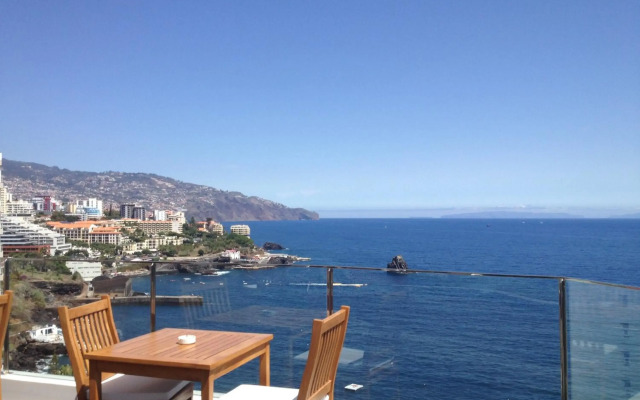 Madeira Regency Cliff