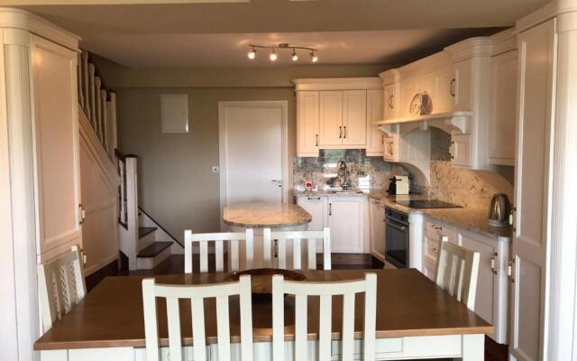 Cottage 360 - Clifden