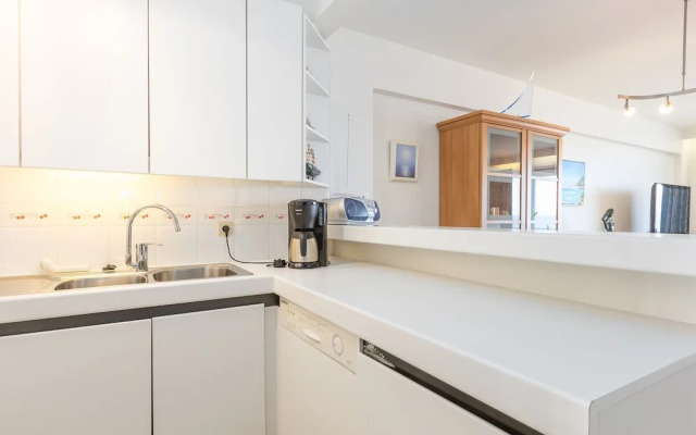 Elegant Apartment With Terrace