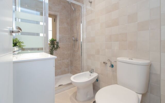Trendy Two Bedrooms In Ollerias