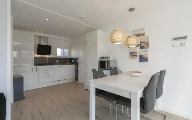 Modern Holiday Home With Large Garden