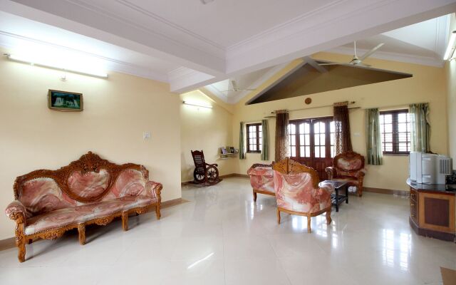 OYO 10383 Home 2BHK Dona Paula Beach