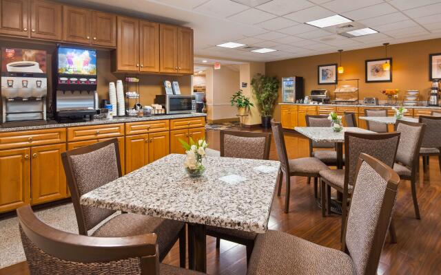 Best Western Plus New England Inn & Suites