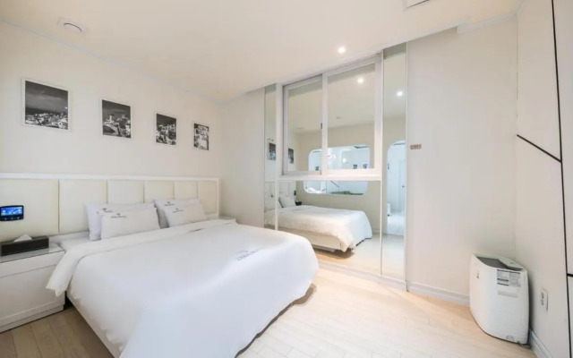 Zara Hotel Peace Square