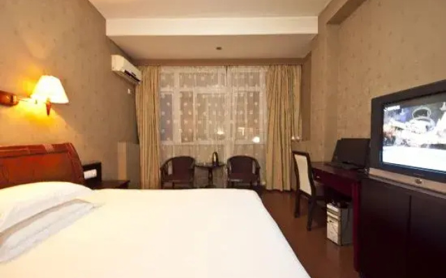 Jinqiao Business Hotel