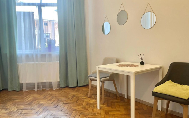 Крехівська 5, затишні апартаменти з двома спальнями