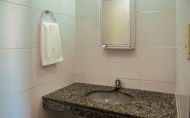 Apto 3Qts Cond. c/ piscina a 600m da Praia CEE202