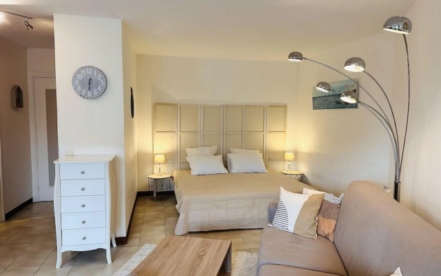 Studio With a Shared Pool Near the Beaches - 2244