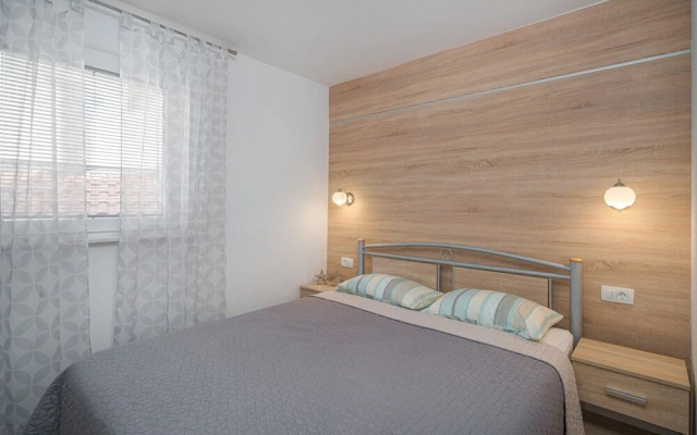 "apartment With 2 Bedrooms for 2 Guests"