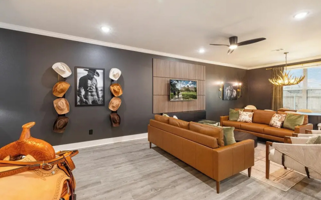 Modern 4BR Ensuite Townhome Near Texas A&M