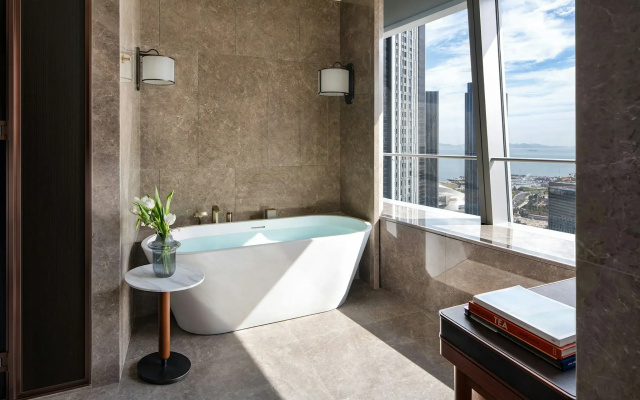 Four Seasons Hotel Dalian