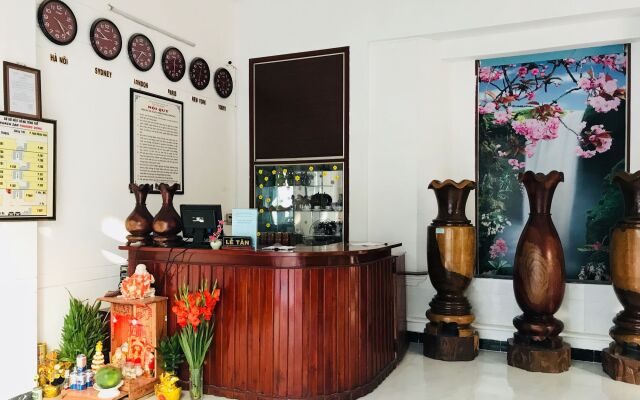 Phuong Dong Hotel & Apartment