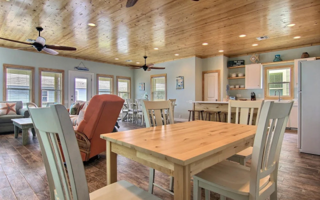 Seahorse Shanty OV32