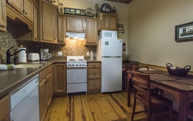 Calhoun House Inn & Suites