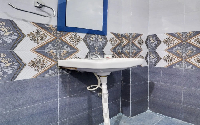 OYO 45399 Hotel Legacy Rbl