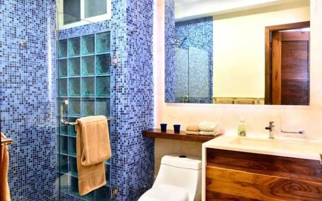 Condo Las Olas 306 by Playa Paradise