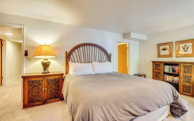 Superb Park City Escape w/ Deck, Walk to Ski Lift!