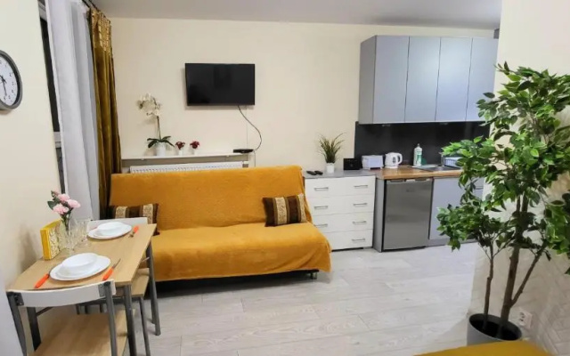 Cozy modern Apartment ASTORIA MAGIC ORANGE OLD TOWN