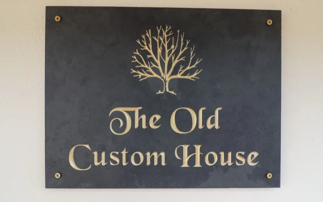 The Old Custom House