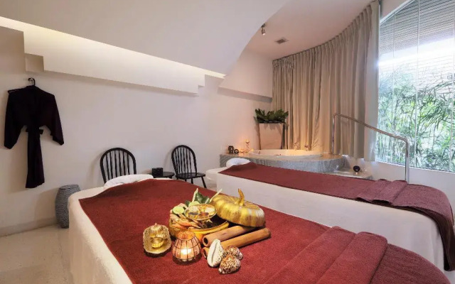 Lit Bangkok Hotel