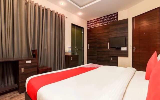 OYO Flagship 757 Blite Golf course road