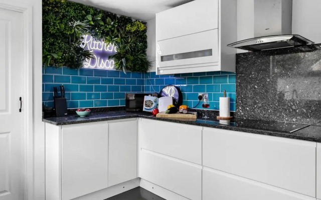 The Terrace - Bright Characterful and Near Beaches