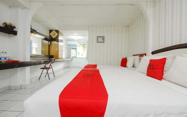 RedDoorz near Pelabuhan Tanjung Pandan Belitung