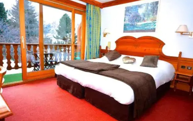 Thistle Court Hotel