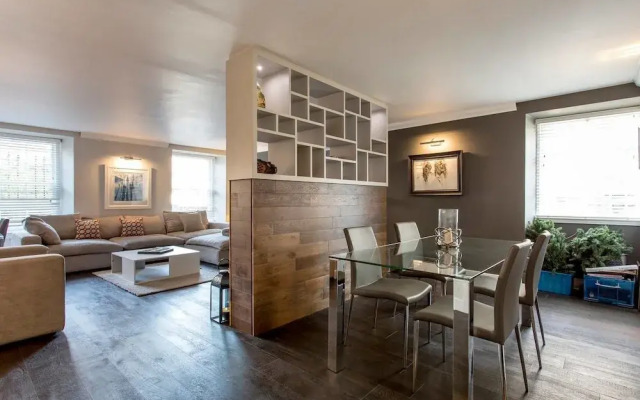 Luxury West End Apt. W/ Private Patio & Parking!