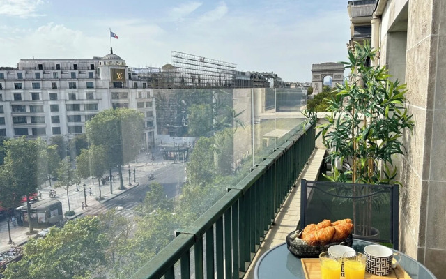1610 Champs-Élysées