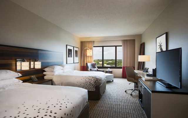 Renaissance Austin Hotel