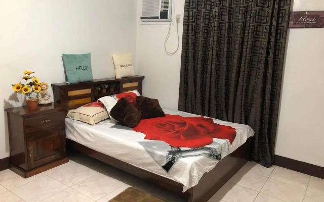 15pax-2minutes to Vigan-Rose and Fer Transient-2 Bedroom House