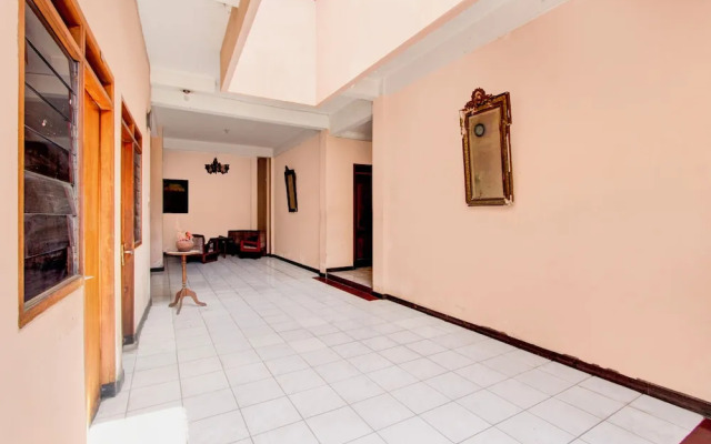 OYO 1751 Hotel Trihadhi