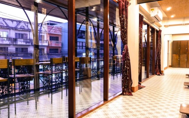 OYO 718 Grace Hostel