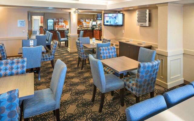 Holiday Inn Express Red Deer by IHG