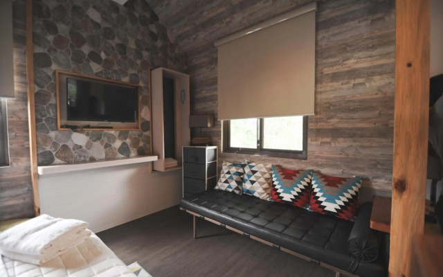 Pine Breeze Cottages