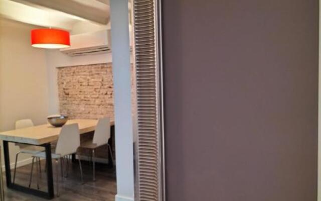 Montserrat Apartments by gaiarooms