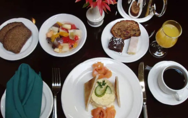 Earls Court House Hotel