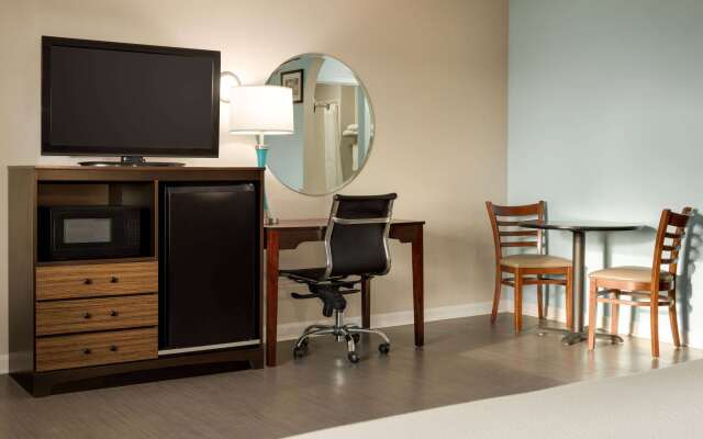 Super 8 by Wyndham Ocean Springs Biloxi