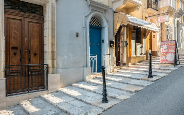 Valletta Main Street Apartment DELUXE